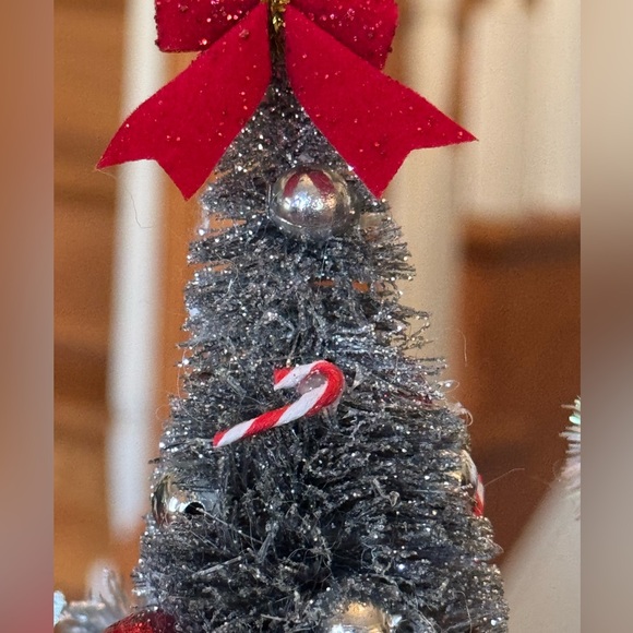 SOLD- Handmade Holiday vintage centerpiece 🌲 - Picture 6 of 9